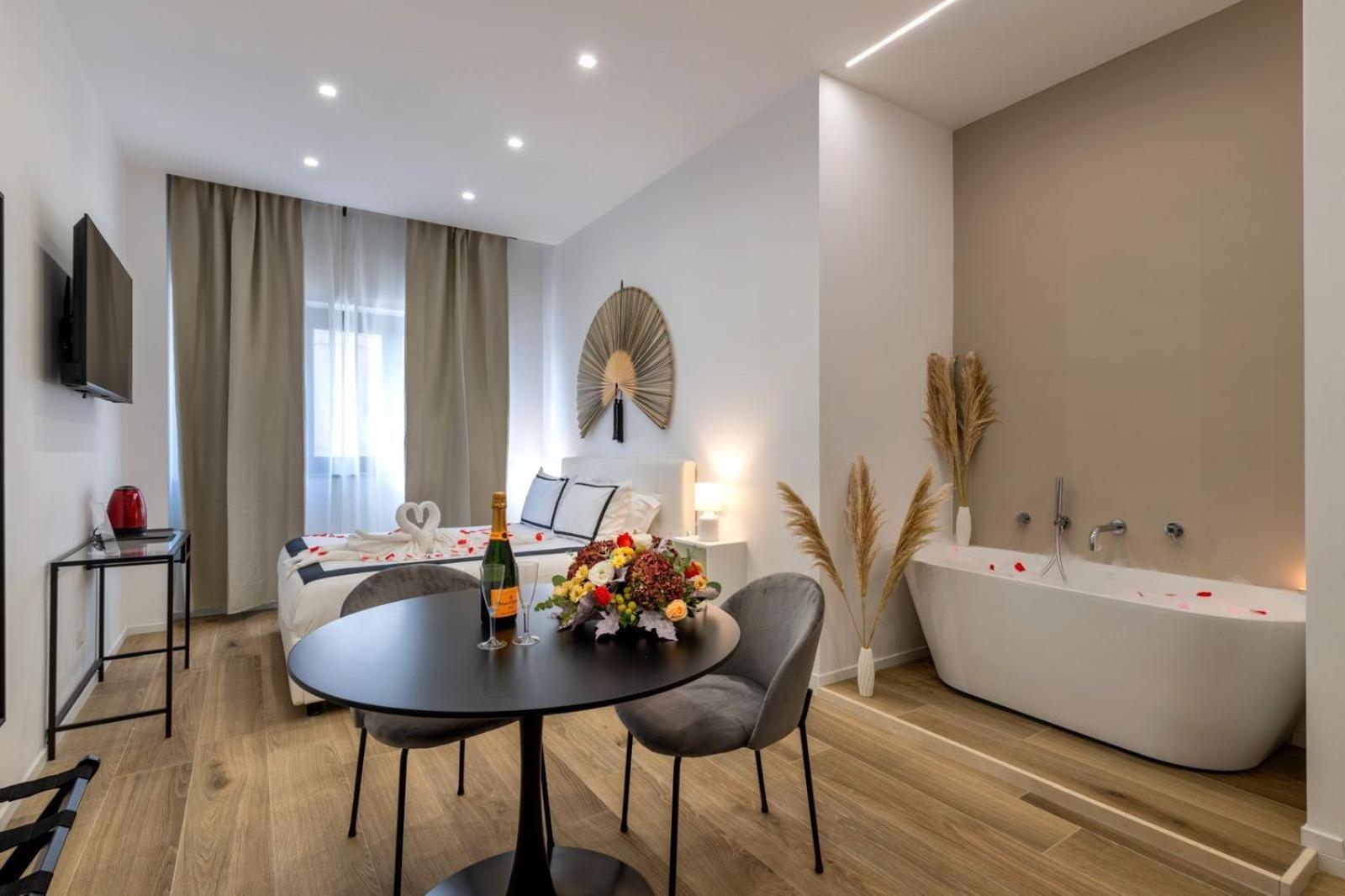 Dimora Fralu Hotell Bari Exteriör bild