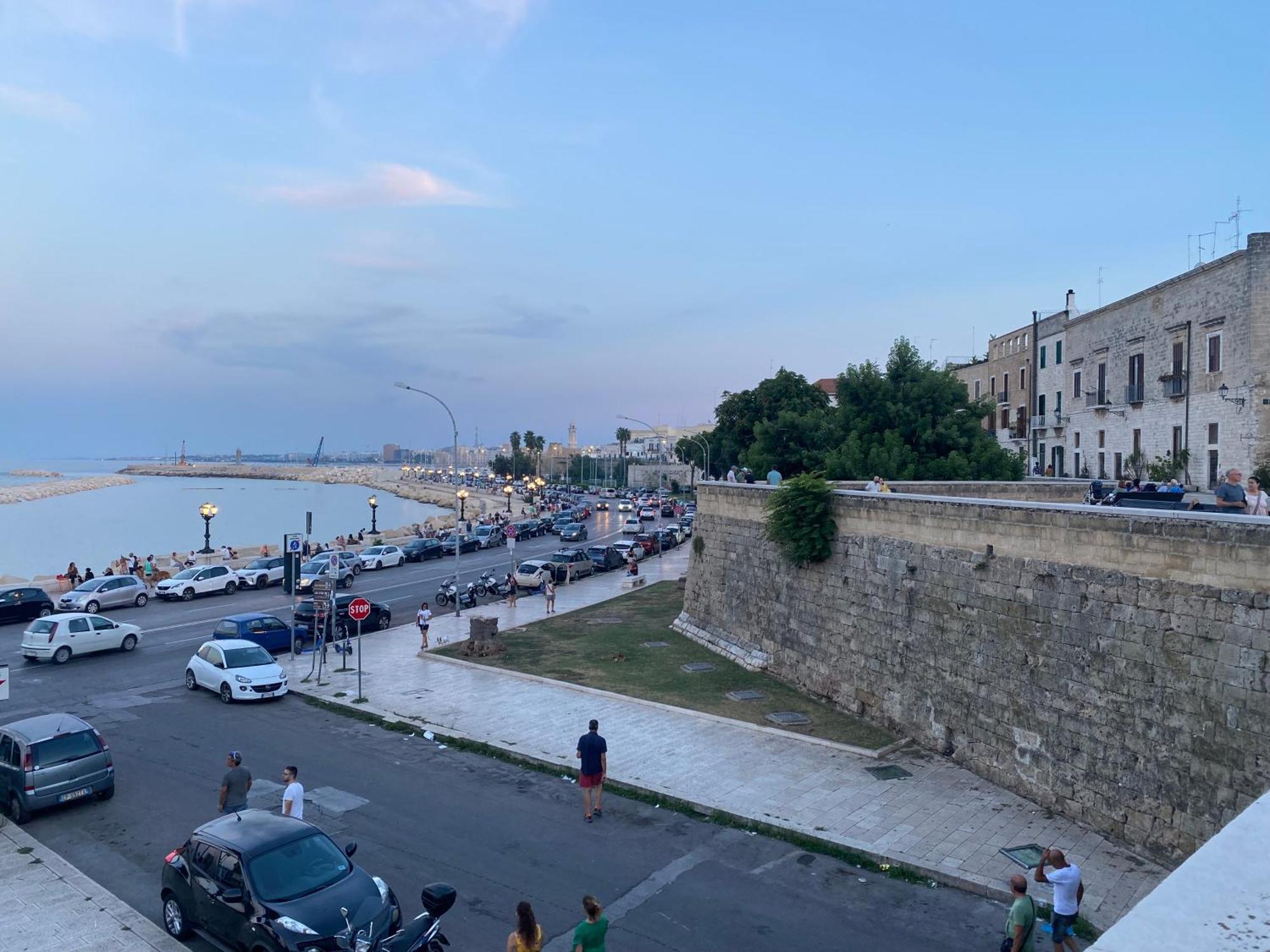Dimora Fralu Hotell Bari Exteriör bild